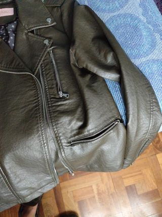 Cazadora cuero verde militar