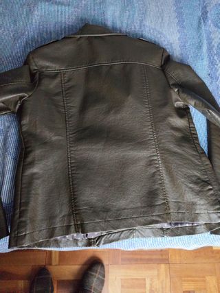 Cazadora cuero verde militar