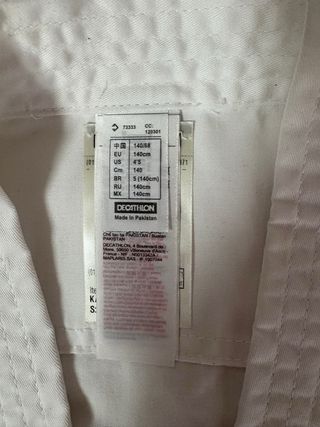 Kimono Decathlon blanco 140cm