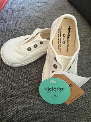 Zapatillas Victoria bebé talla 26