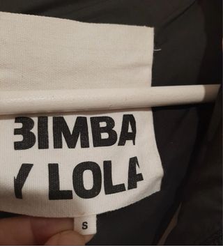 Abrigo de plumón Bimba y Lola negro