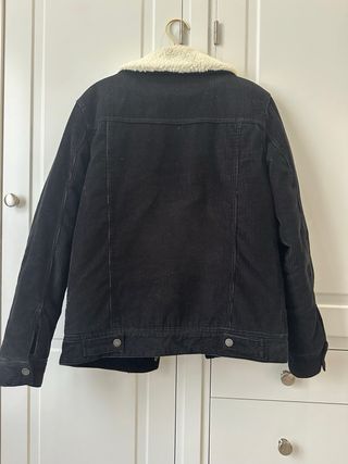Cazadora Zara pana negra talla S