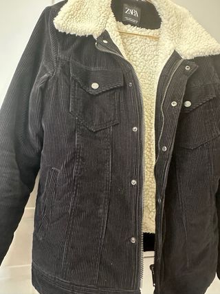 Cazadora Zara pana negra talla S