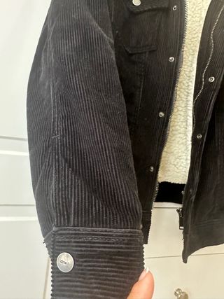 Cazadora Zara pana negra talla S