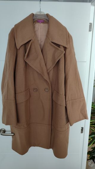 Abrigo talla S/M de Adolfo Domínguez. Oversize