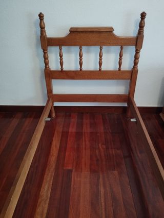 Cama roble macizo - individual.Tengo dos iguales