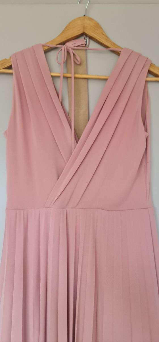 Vestido largo plisado rosa