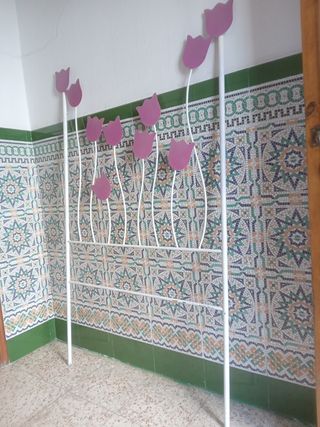 Cabecero cama infantil - tulipanes