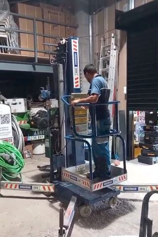 Plataforma elevadora 10 metros.