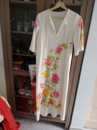 Vestido floral blanco y rosa