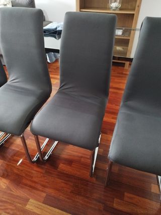 4 Sillas Grises Comedor, con fundas 