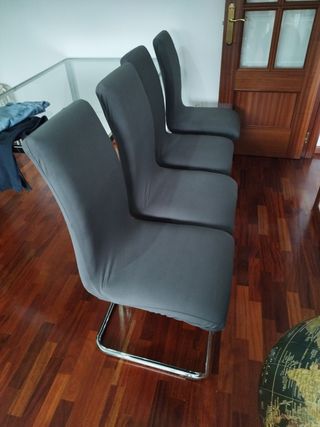 4 Sillas Grises Comedor, con fundas 