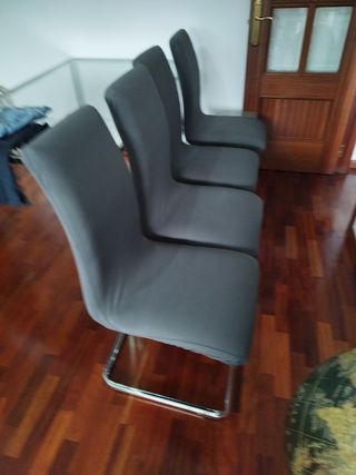 4 Sillas Grises Comedor, con fundas 