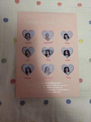 TWICE - Formula of Love: O+T=<3
