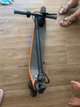 Patinete eléctrico: usado dos veces poco uso 