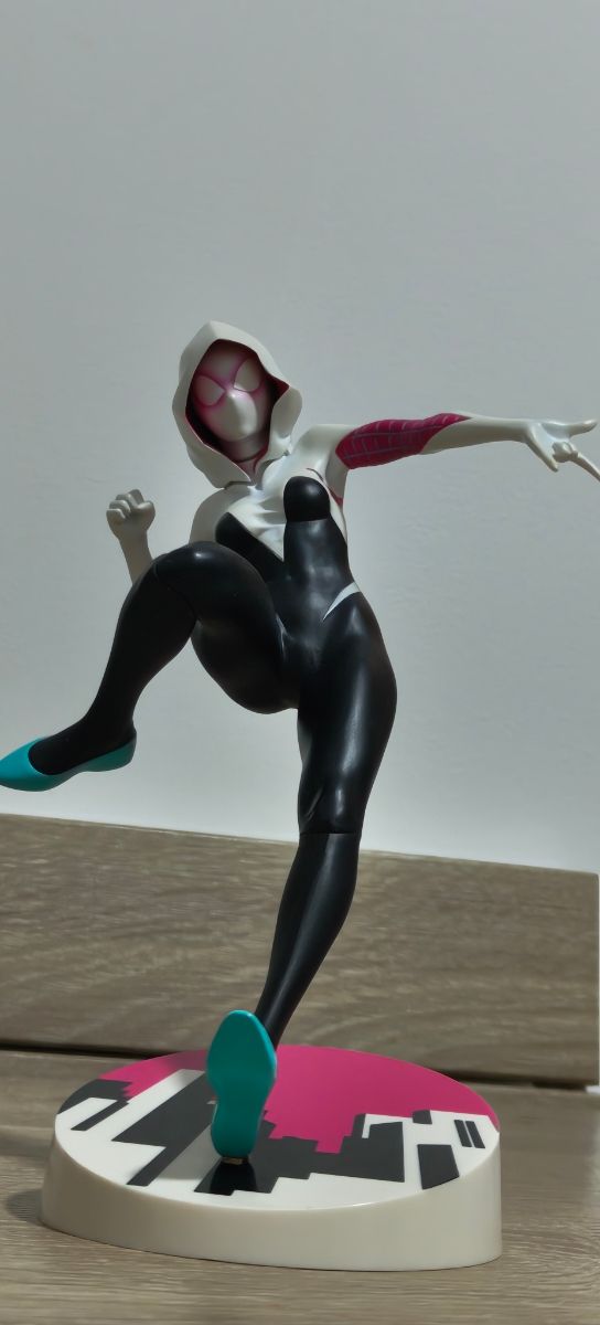 Figura Spider-Gwen Bishoujo