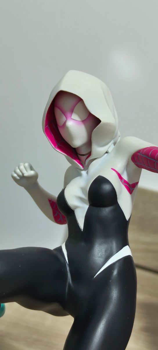 Figura Spider-Gwen Bishoujo