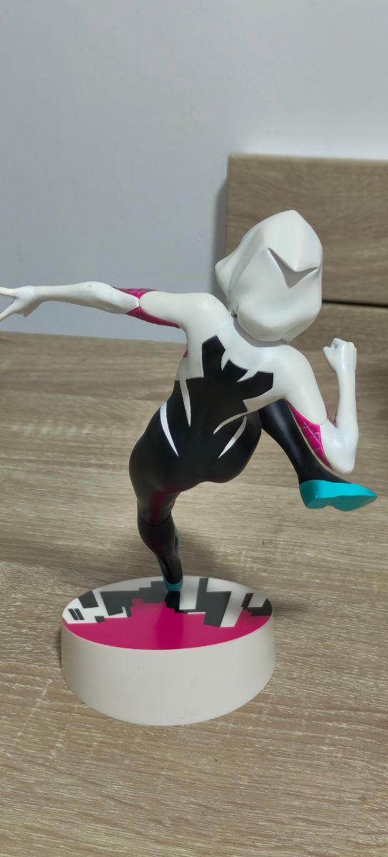 Figura Spider-Gwen Bishoujo