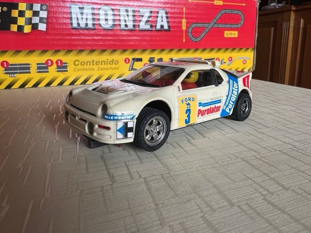 Ford RS200 Scalextric