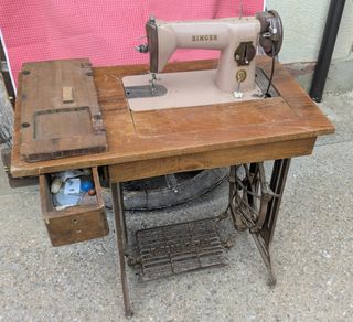 Máquina de coser Singer antigua