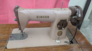 Máquina de coser Singer antigua