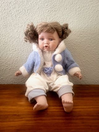 Muñeca porcelana bebé