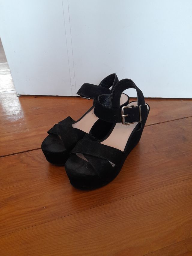 Sandalias Mango plataforma negras 37