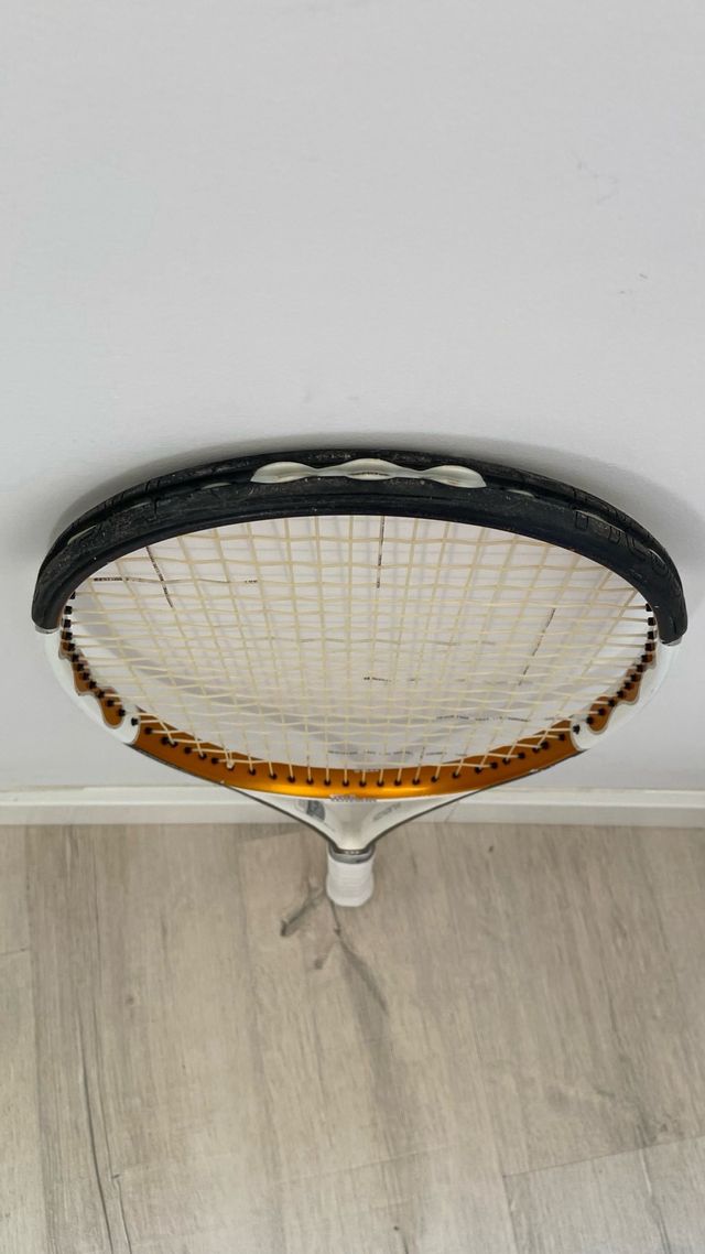 Raqueta de tenis Wilson nBlade 98
