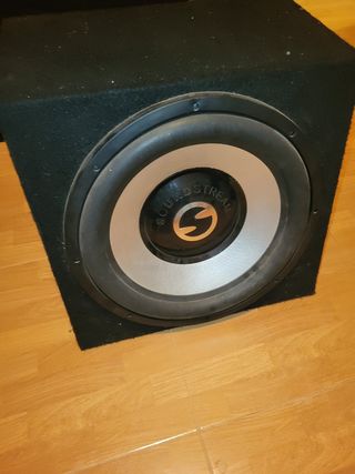 Equipo de música para coche  lo cambio por ordenad