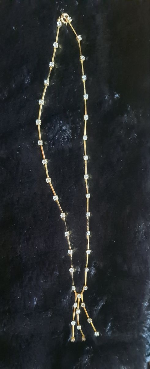 Collar y pendientes chapados con circonitas