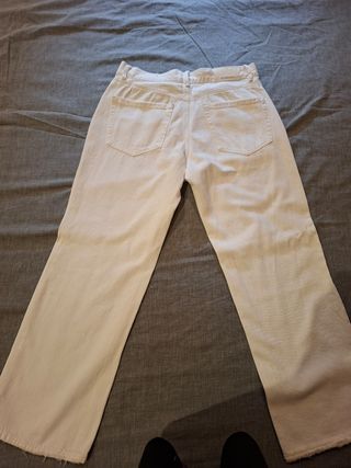 Pantalones vaqueros rectos blancos