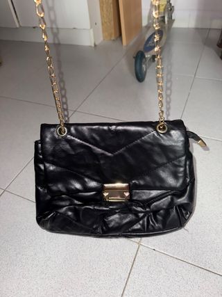 Bolso negro fiesta cadena dorada