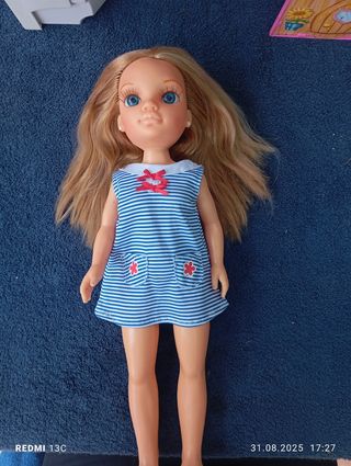 Muñeca Nancy + Cama