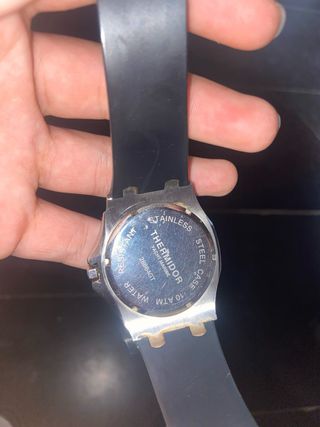 Reloj deportivo negro y plata