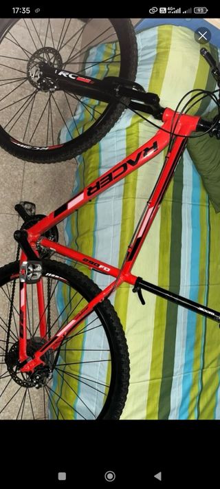 Bicicleta de montaña Racer de 29 pulgadas talla L.