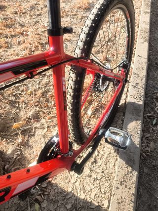 Bicicleta de montaña Racer de 29 pulgadas talla L.