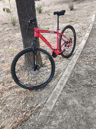Bicicleta de montaña Racer de 29 pulgadas talla L.