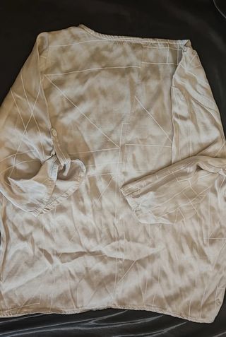 Blusa beige estampada geométrica M-L