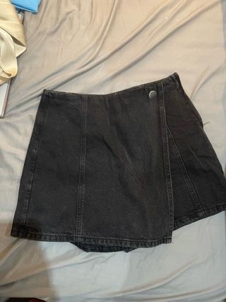 Falda short Stradivarius