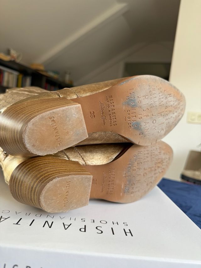 Botas Hispanitas doradas