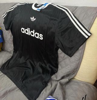Camiseta Adidas Negra Retro