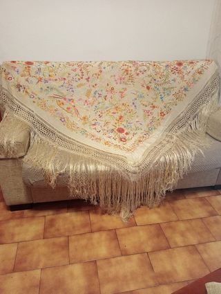Mantón de Manila antiguo bordado