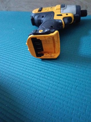 Percutor DEWALT 10.8V XR Li-Ion