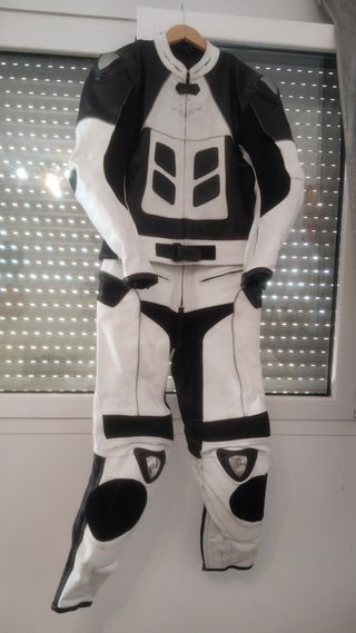 Traje moto piel bicolor blanco-negro