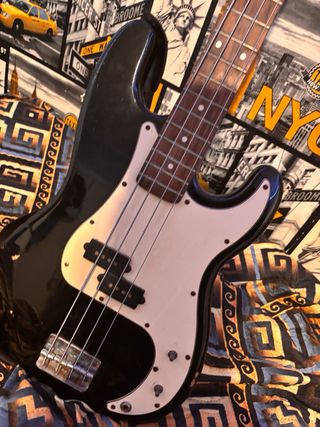 Bajo Eléctrico Negro