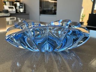 Pareja de ceniceros antiguos de cristal y plata.