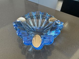 Pareja de ceniceros antiguos de cristal y plata.