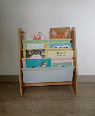 Librería infantil de madera