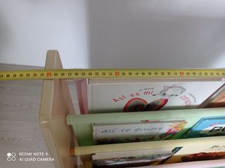 Librería infantil de madera