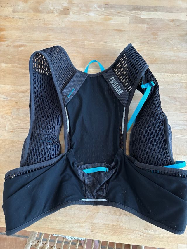 CamelBak Nano: chaleco hidratación